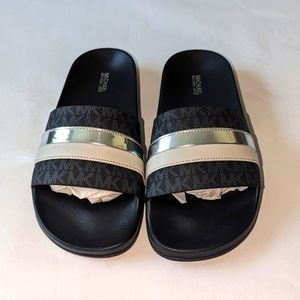 **AUTHENTIC with receipt** MICHAEL KORS Brandy Striped Logo Slide Sandal